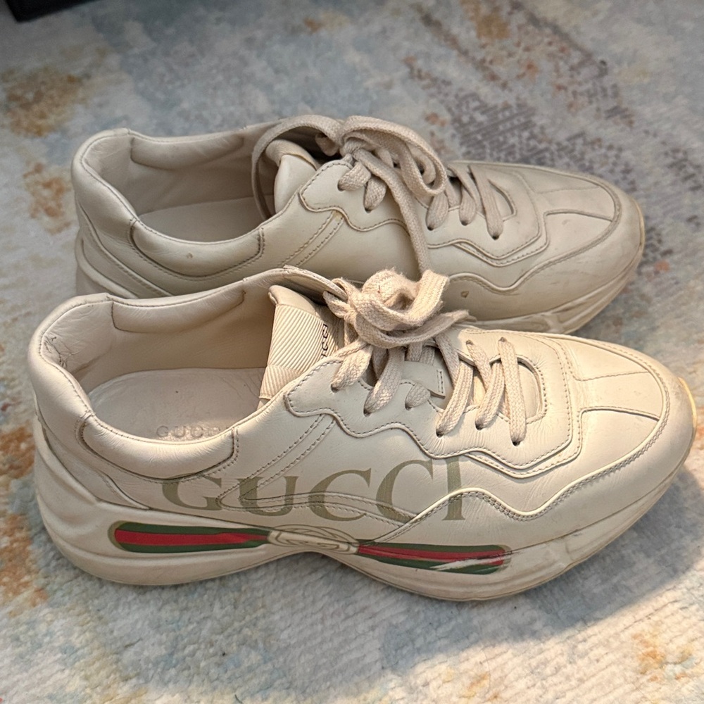 Gucci Cream Leather Sneakers with Green and Red Stripe